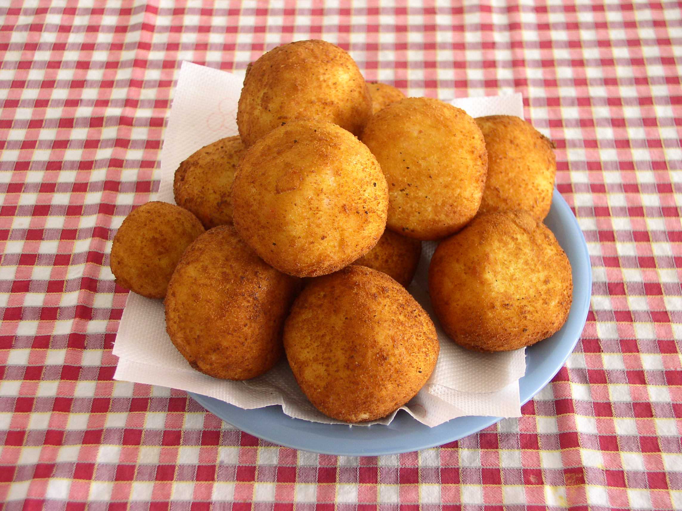 Arancini siciliani, specialità gastronomica
