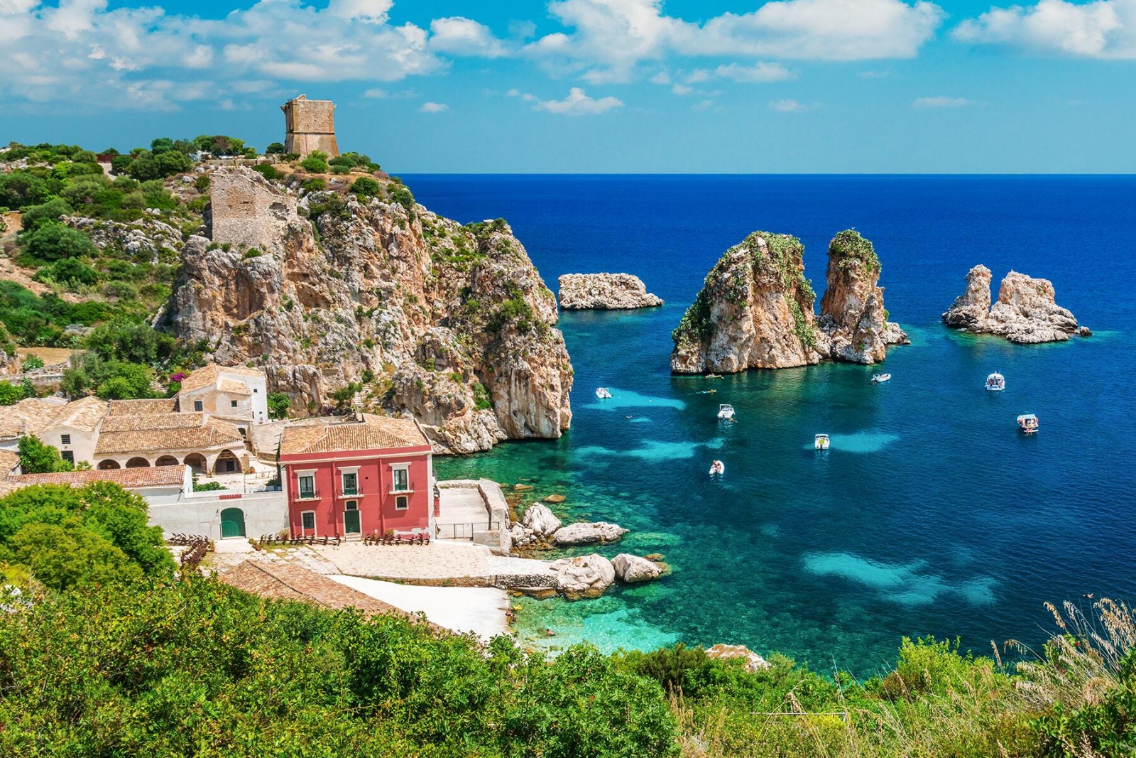 Scopello, faraglioni e tonnara in Sicilia
